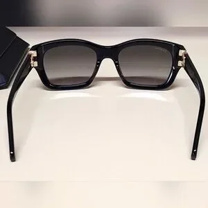 Ferragamo? New Black Lux Sunglasses with Case Salvatore Ferragamo | Accessories | Ferragamo New Black Lux  main image 3